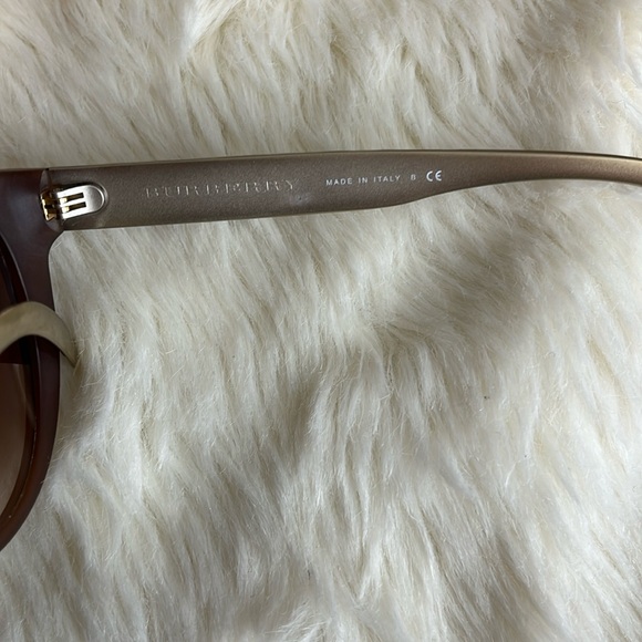 Authentic Burberry Sunglasses - Picture 5 of 11